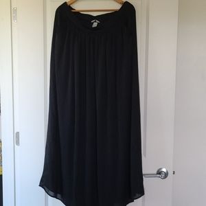 Long Black Skirt with pockets